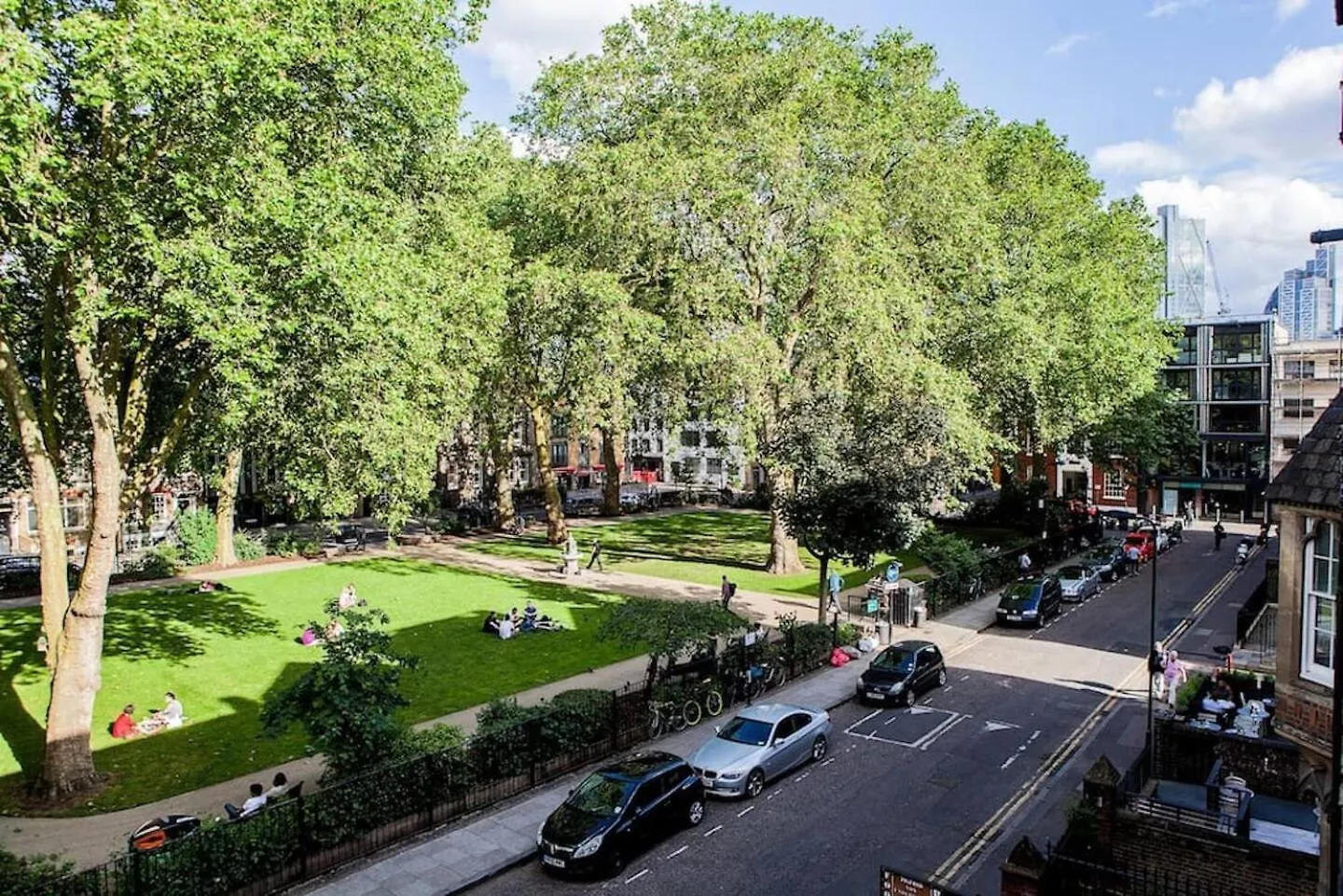 Hoxton Square - Urban Haven Apartment London