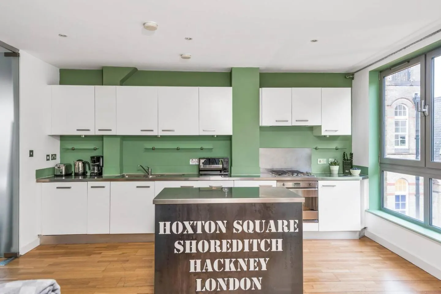 Hoxton Square - Urban Haven Apartment London